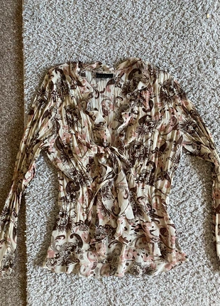 Ruffle blouse, brand: Vintage, condition: Very good, size: M / 10, £18.00, £19.60 includes Buyer Protection