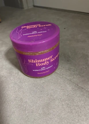 Gommage paillette neuf, marque: The Beauty Dept, état: Neuf avec étiquette, 2,50 €, 3,33 € Protection acheteurs incluse