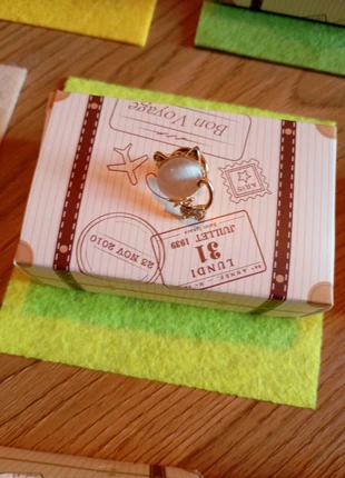 Broche avec la boîte, marca: luxe.fr, estado: Muito bom, €5.00, €5.95 inclui Proteção do Comprador Pro