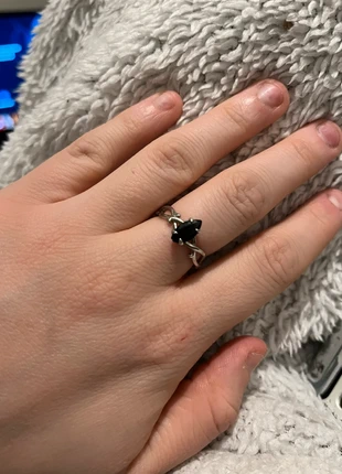 Doorn ring met zwarte zirkonia steen, marque: Mannisko, état: Bon état, taille: 16,9 mm, 15,00 €, 16,45 € Protection acheteurs incluse