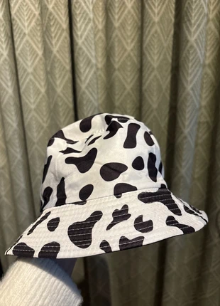 Bucket hat Loud & Clear, merk: loud and clear, staat: Heel goed, maat: Universele maat, € 1,00, € 1,75 inclusief Kopersbescherming