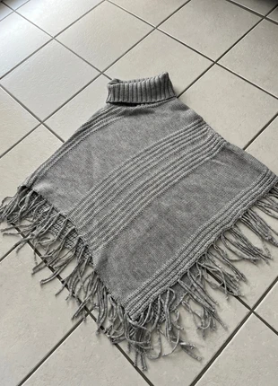 Poncho hellgrau, ca. Gr.40, marque: Colours of the World, état: Très bon état, taille: L / 40 / 12, 3,00 €, 3,85 € Protection acheteurs incluse