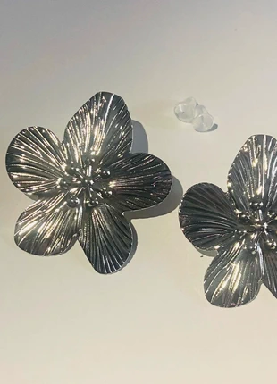 Boucle d'oreilles en fleurs chic, brand: CHIC, condition: Very good, €3.00, €3.85 includes Buyer Protection