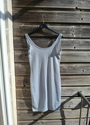 Robe à bretelles courte grise 36/38, état: Très bon état, taille: S / 36 / 8, 5,00 €, 5,95 € Protection acheteurs incluse