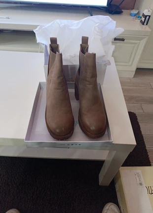 Stivaletti n39, brand: Martin Pescatore, condizioni: Nuovo senza cartellino, taglia: 39, €10.00, €11.20 include la Protezione acquisti