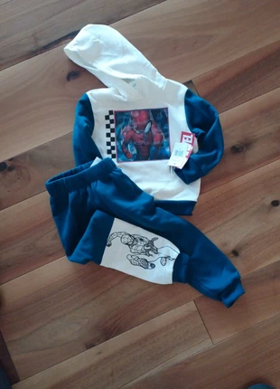 Tuta bambino 3 anni Marvel, marque: Marvel, état: Neuf avec étiquette, taille: 3 ans / 98 cm, 20,00 €, 21,70 € Protection acheteurs incluse