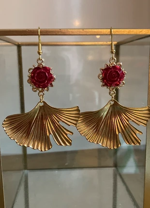 Goud rood oorbellen Roos bloem, merk: NO LABEL, staat: Heel goed, € 7,80, € 8,89 inclusief Kopersbescherming