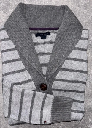 Cardigan gris à rayures Tommy Hilfiger M, marque: Tommy Hilfiger, état: Très bon état, taille: M / 38 / 10, 20,00 €, 21,70 € Protection acheteurs (Pro) incluse