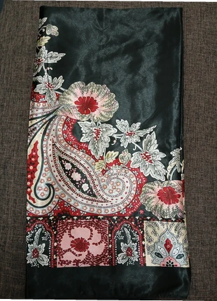 Foulard Satin 90 x 90cm, marca: Natural, estado: Muy bueno, 9,95 €, 11,15 € Protección al comprador Pro incluida