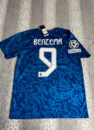 Maillot Benzema 9 ligue des champions 2022 extérieur, marque: Real Madrid, état: Neuf avec étiquette, taille: M, 35,00 €, 37,45 € Protection acheteurs incluse