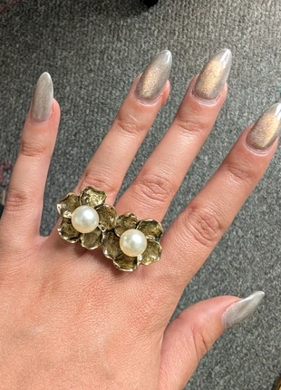 Vintage Double Flower Pearl Ring – Adjustable Statement, brand: Vintage Dressing, condition: New without tags, size: Adjustable, £5.90, £6.90 includes Buyer Protection