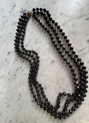 Imposant collier 3 rangs anciens en perles noires à facettes 1960, marque: Vintage Chic, état: Très bon état, 18,00 €, 19,60 € Protection acheteurs incluse