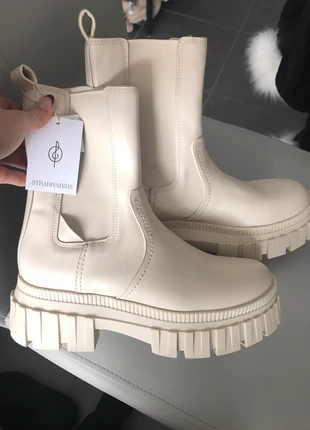 Bottines stradivarius, brand: Stradivarius, condition: New with tags, size: 37, €25.00, €26.95 includes Buyer Protection