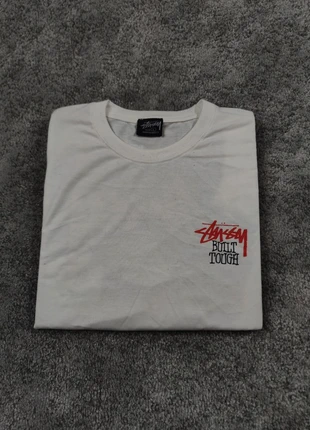 T-shirt Stüssy Noir et Rouge Taille L, merk: Stüssy, staat: Heel goed, maat: L, € 35,00, € 37,45 inclusief Kopersbescherming
