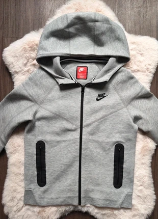 Veste Nike Tech Fleece Grise - 10-12ans - Authentique, merk: Nike, staat: Heel goed, maat: 10 jaar / 140 cm, € 40,00, € 42,70 inclusief Kopersbescherming
