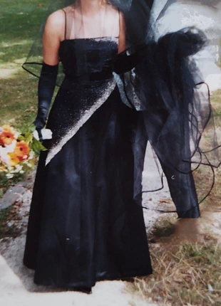 Zwarte avondjurk trouwjurk incl. sleep en handschoenen, merk: Unique, staat: Heel goed, maat: M / 38 / 10, € 40,00, € 42,70 inclusief Kopersbescherming