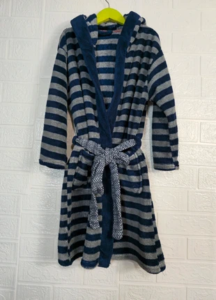 Abrigada bata de niño en tejido de peluche para combatir el duro invierno🎈, marque: Primark, état: Très bon état, taille: 7 ans / 122 cm, 4,90 €, 5,85 € Protection acheteurs incluse