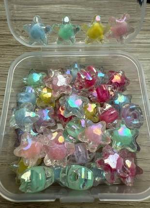 Lot de 40 perles étoiles multicolores brillantes, marque: aucune, état: Très bon état, 2,00 €, 2,80 € Protection acheteurs (Pro) incluse