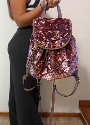 Zainetto rosa con pallettes, cm. 30x33. Nuovo, marque: pallettes, état: Neuf sans étiquette, 14,00 €, 15,40 € Protection acheteurs incluse