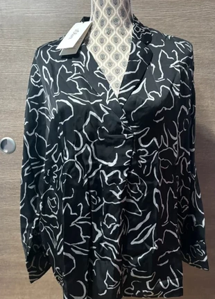 🌼 Blouse à motifs floraux s.Oliver - T.38 🌼, marca: s.Oliver, estado: Novo com etiquetas, tamanho: M / 38 / 10, €8.00, €9.10 inclui Proteção do Comprador