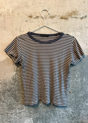 Süßes Baby T-Shirt von Brandy Melville mit Streifen, merk: Brandy Melville, staat: Heel goed, maat: S / 36 / 8, € 10,00, € 11,20 inclusief Kopersbescherming