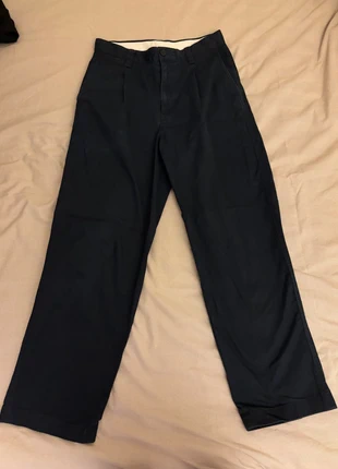 Pantalon Plissé Chino Uniqlo U x JW Anderson Bleu Marine - Taille W29, marke: Uniqlo, zustand: Sehr gut, größe: W29 | DE 44, 15,00 €, 16,45 € inklusive Vinted-Käuferschutz