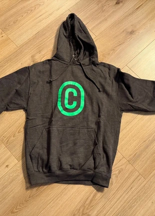 © Club hoodie, merk: Just Hoods, staat: Heel goed, maat: M, € 10,00, € 11,20 inclusief Kopersbescherming