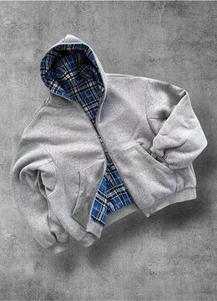 Sweat à capuche gris avec doublure à carreaux, brand: y2k, condizioni: Nuovo senza cartellino, taglia: L, €40.00, €42.70 include la Protezione acquisti