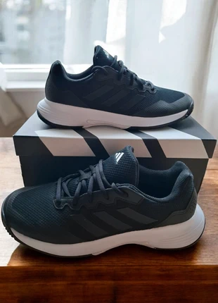 Basket Adidas GameCourt 2 M – Chaussures de tennis / padel sport – Taille 42 2/3 – Comme neuves, marke: adidas, zustand: Neu, größe: Sonstige, 39,00 €, 41,65 € inklusive Vinted-Käuferschutz