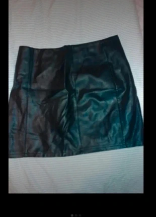 Mini jupe en simili cuir, marca: Boutique Parisienne, estado: Muito bom, tamanho: S / 36 / 8, €4.00, €4.90 inclui Proteção do Comprador