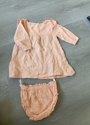 Robe bébé fille, marque: Zeeman, état: Très bon état, taille: 6-9 mois / 68 cm, 2,00 €, 2,80 € Protection acheteurs incluse