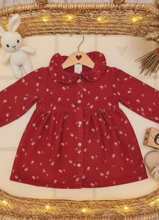 Robe velours côtelé fleurie – H&M 🍒, brand: H&M, condizioni: Ottime, taglia: 6-9 mesi / 68 cm, €5.00, €5.95 include la Protezione acquisti