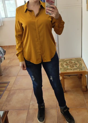 Camisa H&M de botones ocre, marca: H&M, estado: Nuevo sin etiquetas, tamaño: M / 38 / 10, 2,00 €, 2,80 € Protección al comprador incluida