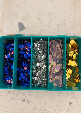 Boîte de strass sequins, condizioni: Ottime, €5.00, €5.95 include la Protezione acquisti