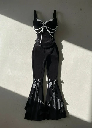 Ensemble noir en velours et dentelle – Gothique / Élégant / Automne, brand: Céverra, condizioni: Ottime, taglia: M / IT 42 / EU 38, €74.99, €79.44 include la Protezione acquisti