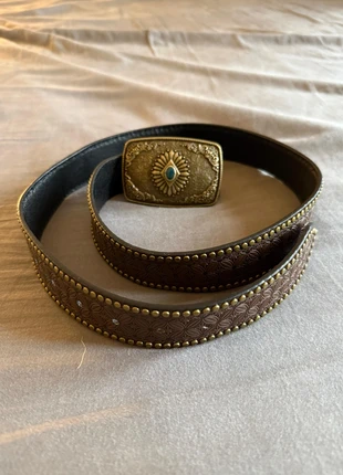 Ceinture cuir marron clous dorés style western, marque: Vintage Love, état: Très bon état, taille: Ajustable, 42,00 €, 44,80 € Protection acheteurs (Pro) incluse