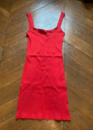 robe courte rouge, bershka, marke: Bershka, zustand: Sehr gut, größe: XS / 34 / 6, 3,00 €, 3,85 € inklusive Vinted-Käuferschutz
