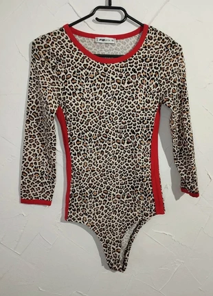 Bodie Léopard FB Sister Taille XS Style Rock
Excellent état, marque: FB Sister, état: Très bon état, taille: XS / 34 / 6, 1,00 €, 1,75 € Protection acheteurs incluse