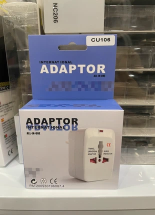 Adaptador universal, marque: International, état: Neuf avec étiquette, 4,00 €, 4,90 € Protection acheteurs incluse
