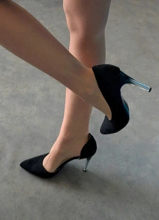 🌸🖤 Escarpins noirs en suédine – Talons transparents – Taille 38 🖤🌸, marque: Sinéquanone, état: Très bon état, taille: 38, 25,00 €, 26,95 € Protection acheteurs (Pro) incluse