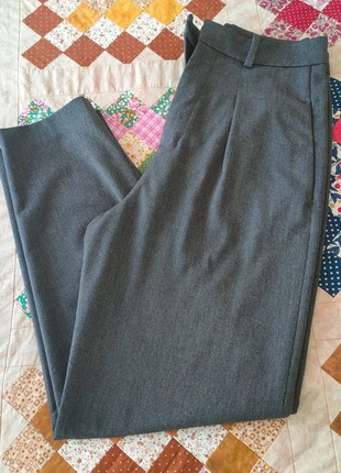 Pantalon gris de Zara, brand: Zara, condizioni: Ottime, taglia: S / IT 40 / EU 36, €10.00, €11.20 include la Protezione acquisti