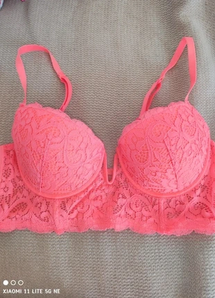 Magnifique soutiens gorge, marque: Undiz, état: Très bon état, taille: 90B, 8,00 €, 9,10 € Protection acheteurs incluse