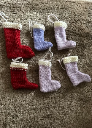 Lot de mini chaussettes en crochet – décorations à suspendre, marque: Fait Main, état: Neuf avec étiquette, 5,00 €, 5,95 € Protection acheteurs incluse