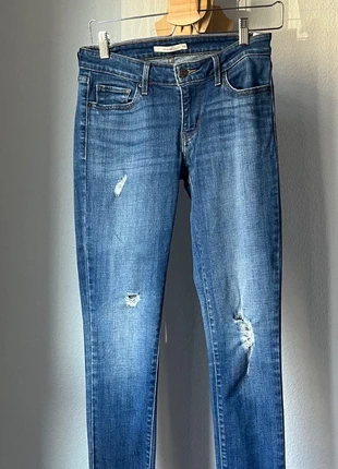Pantalón Levi’s, marque: Levi's, état: Très bon état, taille: S / 36 / 8, 14,00 €, 15,40 € Protection acheteurs incluse