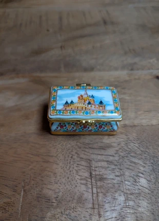 Small Porcelain Trinket Box – Del Prado Collection, marque: Collection, état: Très bon état, 10,00 €, 11,20 € Protection acheteurs incluse