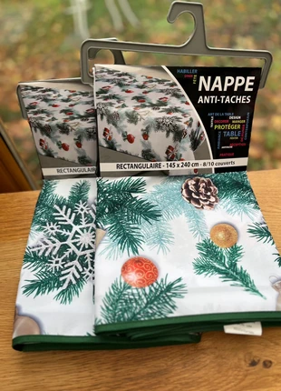 Lot de deux nappes de fête anti-taches - 145 x 240, brand: sans marque, condizioni: Nuovo senza cartellino, €22.00, €23.80 include la Protezione acquisti Pro