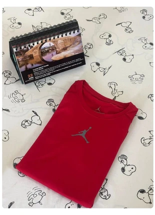 T-shirt sport Jordan taille S rouge imprimé gris, brand: Jordan, condition: Very good, size: S, €15.00, €16.45 includes Buyer Protection