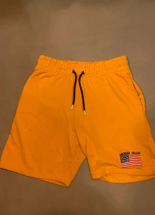 Short américain college taille M jaune, brand: College, condition: Very good, size: M, €3.00, €3.85 includes Buyer Protection