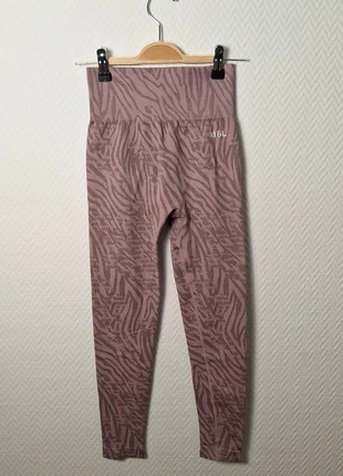 Legging AYBL taille XS couleur rose et gris à motifs, marke: AYBL, zustand: Sehr gut, größe: XS / 34 / 6, 14,00 €, 15,40 € beinhaltet Vinted-Käuferschutz Pro