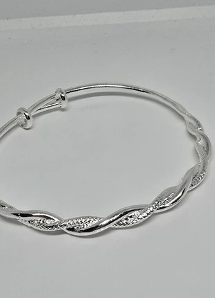 Silvery Bangle Twisted Bracelet, brand: Bracelet, condition: New with tags, £7.50, £8.58 includes Buyer Protection